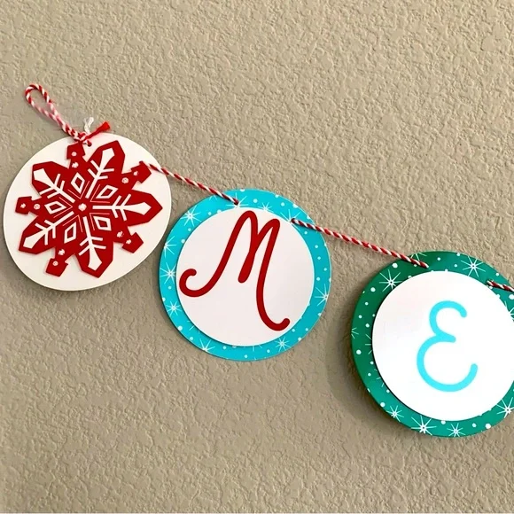 Holiday Christmas Party Decoration Photo Prop Bundle - Picture 16 of 16